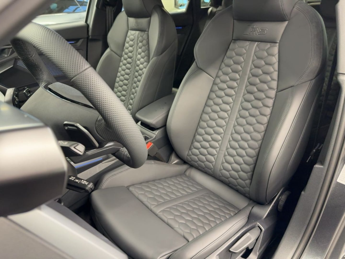 Bild über Audi RS 3 Sportback TFSI quattro 294 kW S tronic - für weitere Informationen kontaktieren Sie den Audi Partner