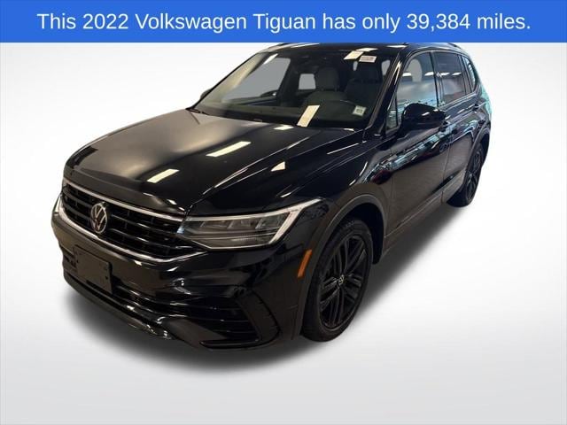 2022 Volkswagen Tiguan SE R-LINE BLACK's photo
