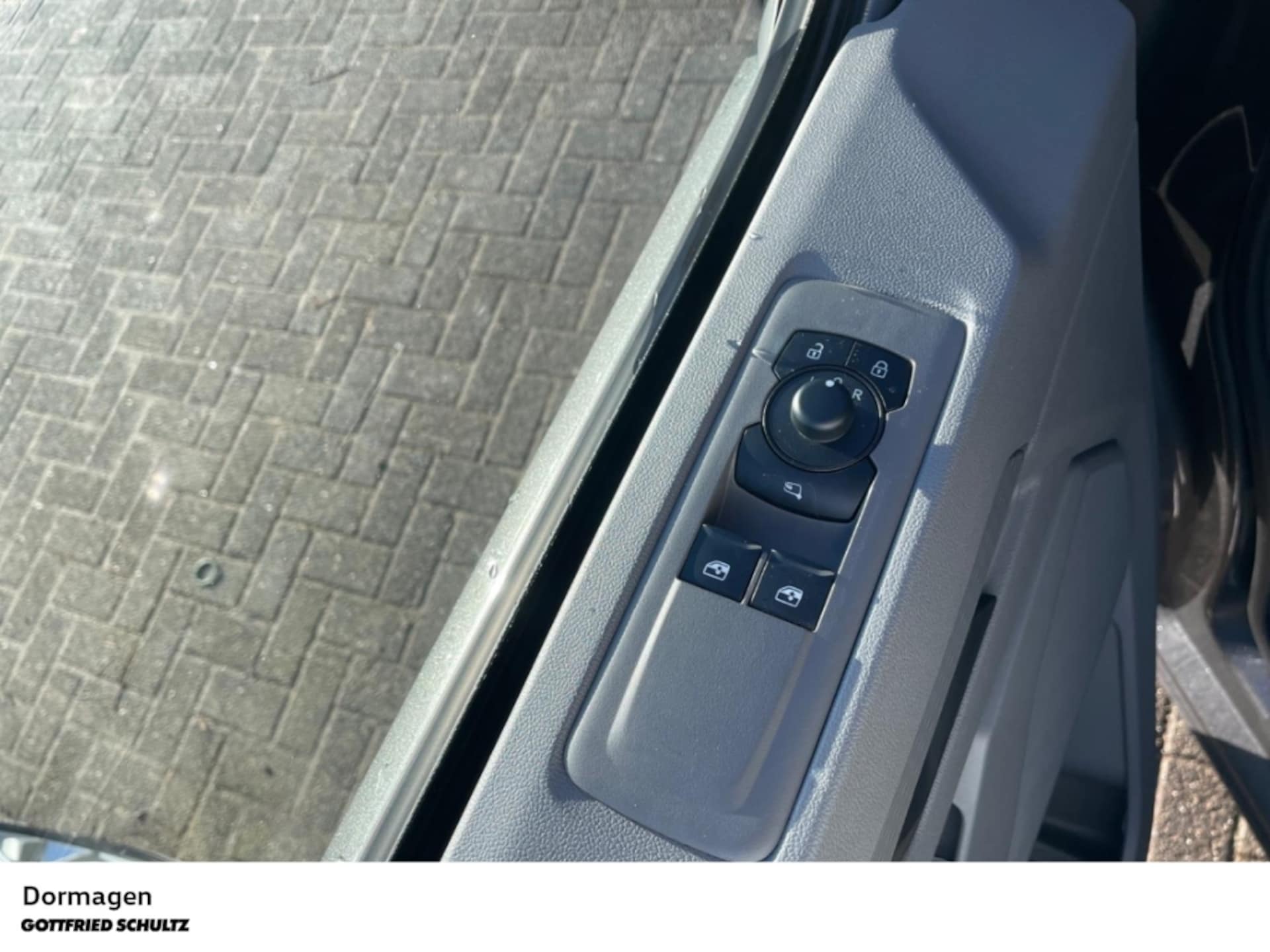 Volkswagen Caravelle langer Radstand Basis-Modell