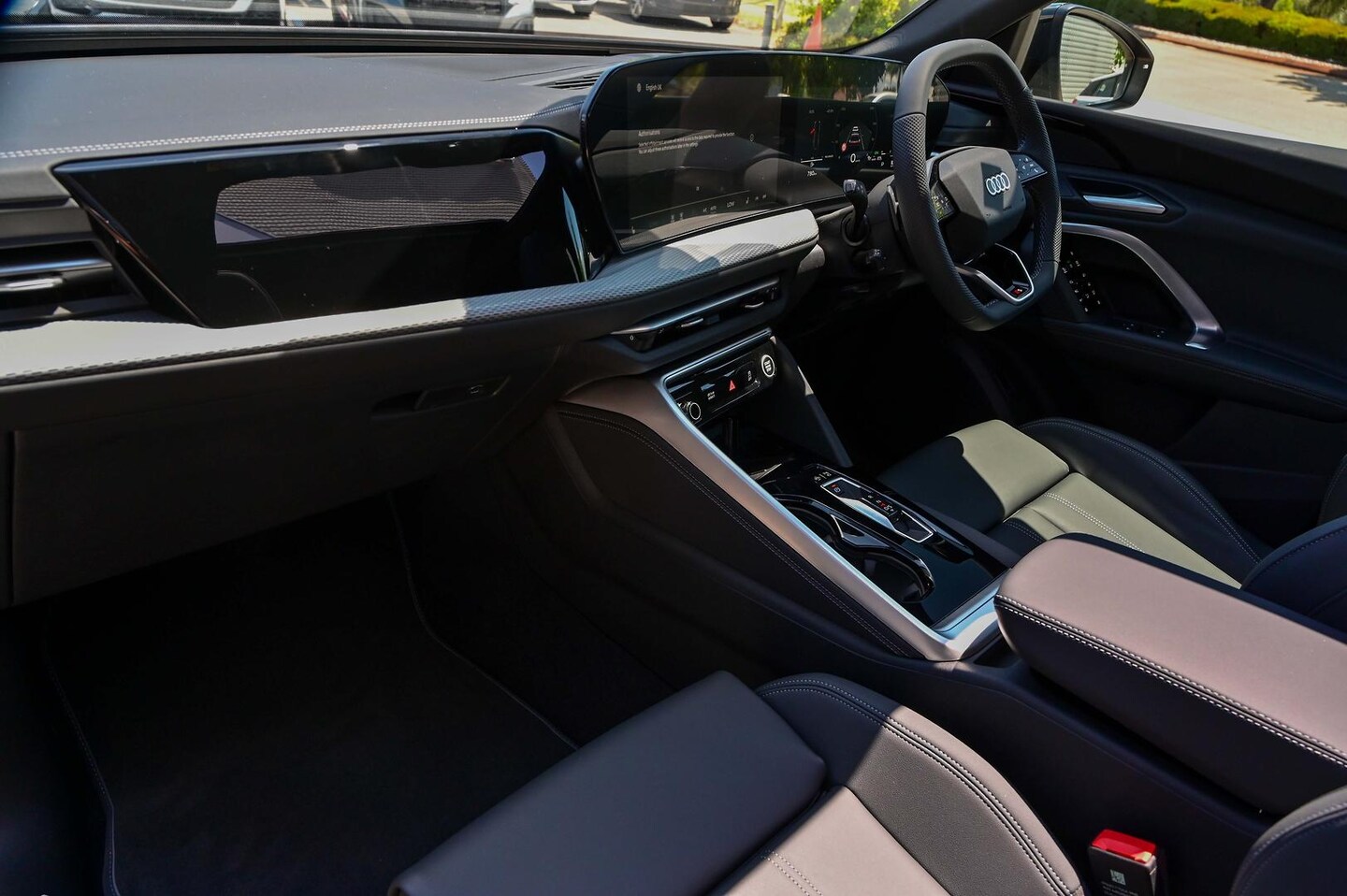 Image about Audi Q5 SUV TDI quattro 150 kW sport