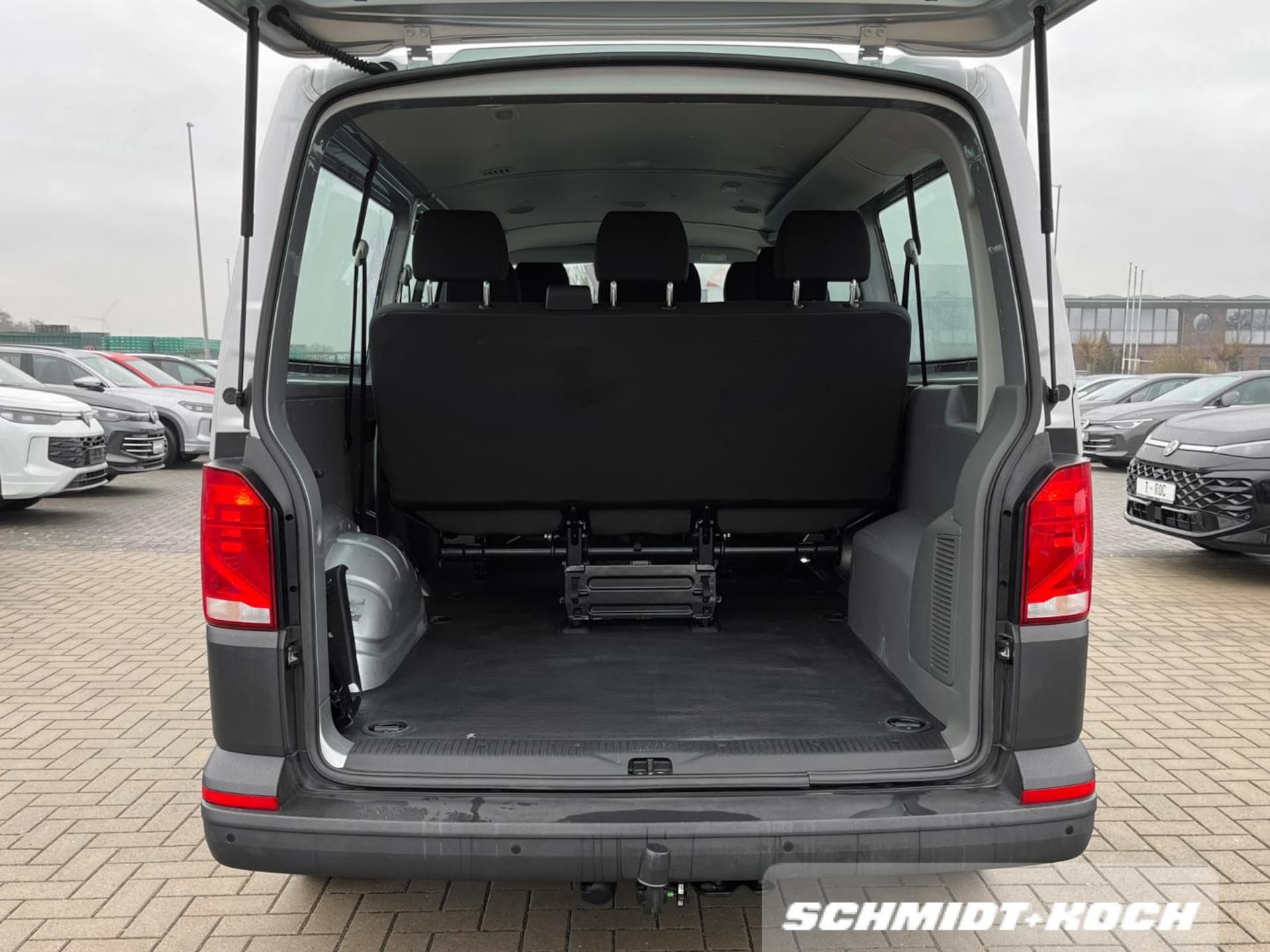 Volkswagen T6.1 Transporter Kombi langer Radstand