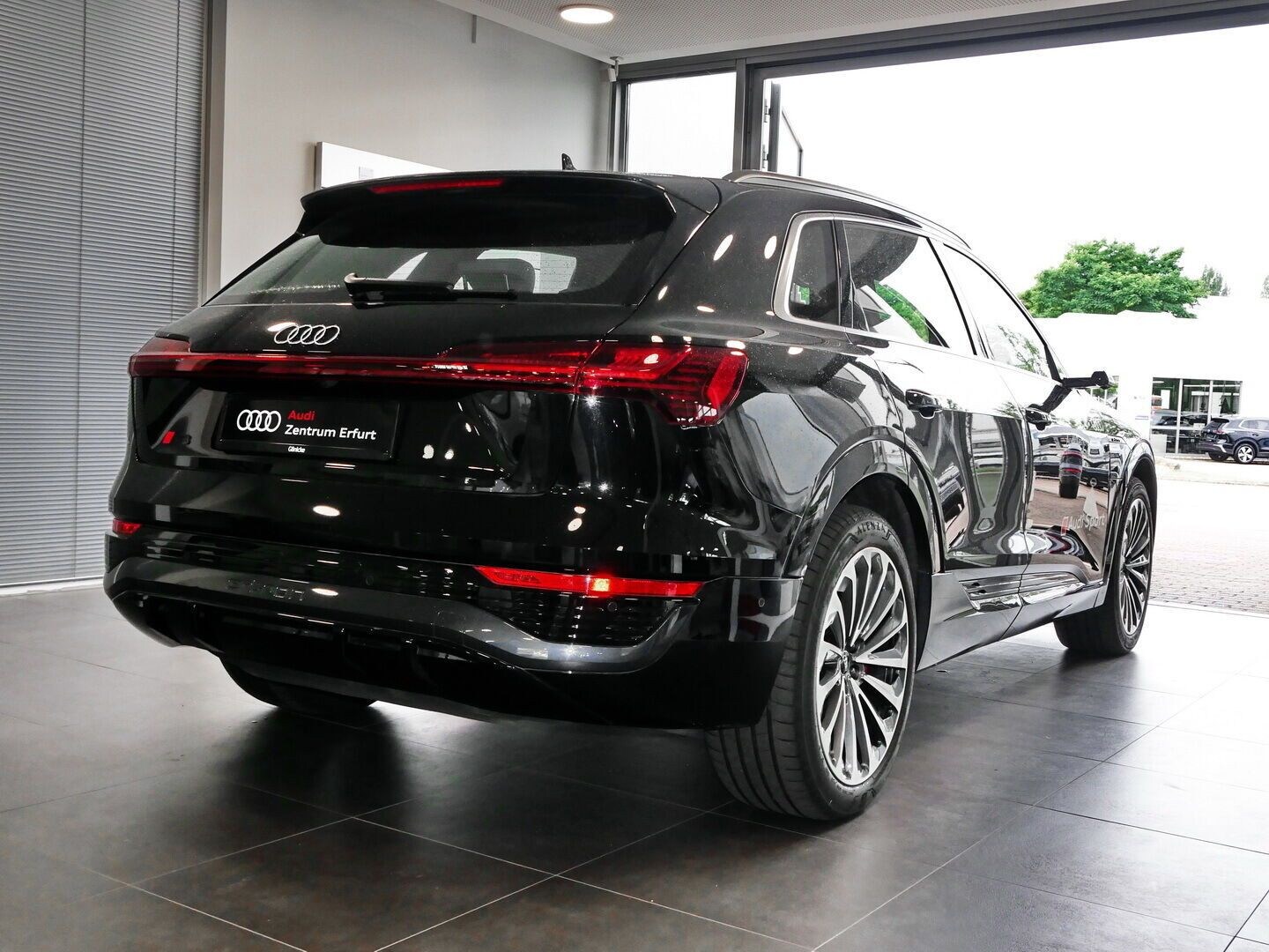 Image about Audi Q8 e-tron S line 55 e-tron quattro