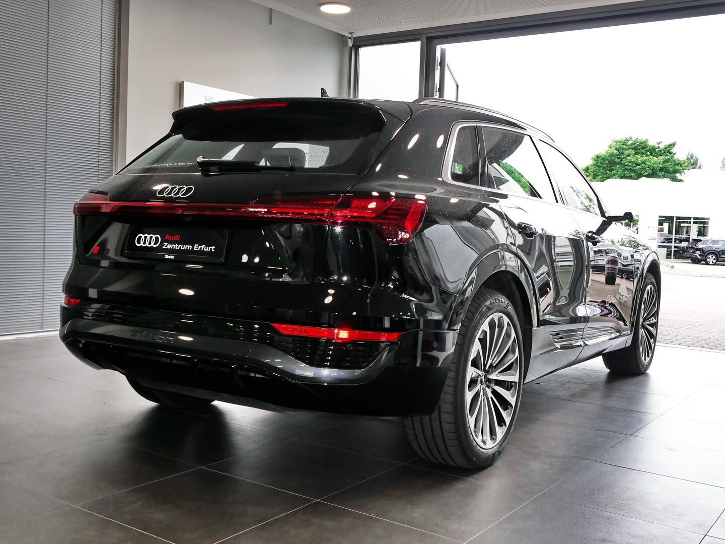 Image about Audi Q8 e-tron S line 55 e-tron quattro