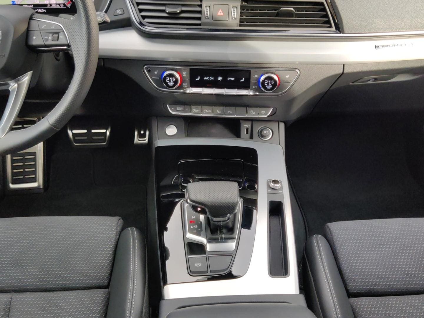 Bild über Audi Q5 Sportback 40 TFSI quattro S tronic - für weitere Informationen kontaktieren Sie den Audi Partner