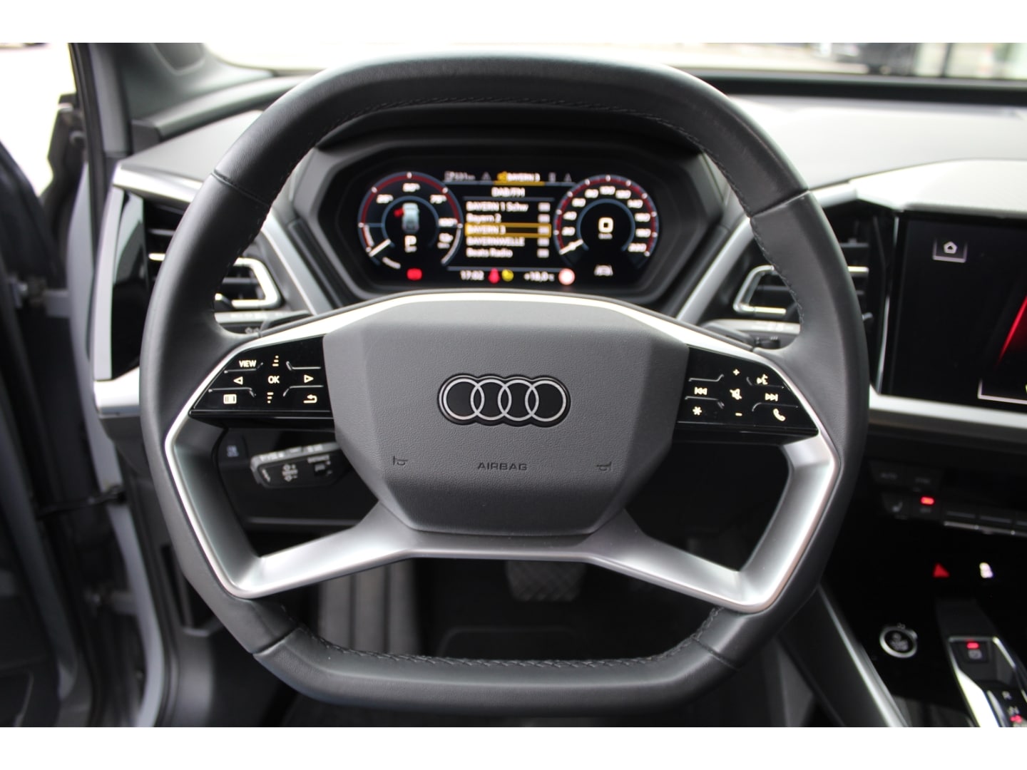 Bild über Audi Q4 e-tron 40 e-tron - für weitere Informationen kontaktieren Sie den Audi Partner