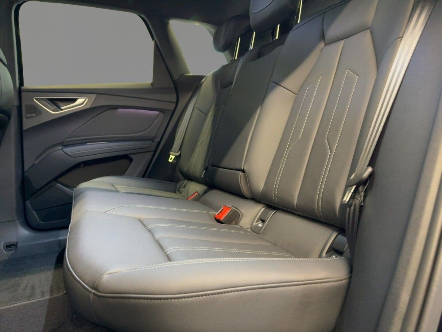 Bild über Audi Q4 SUV e-tron e-tron performance 210 kW - für weitere Informationen kontaktieren Sie den Audi Partner
