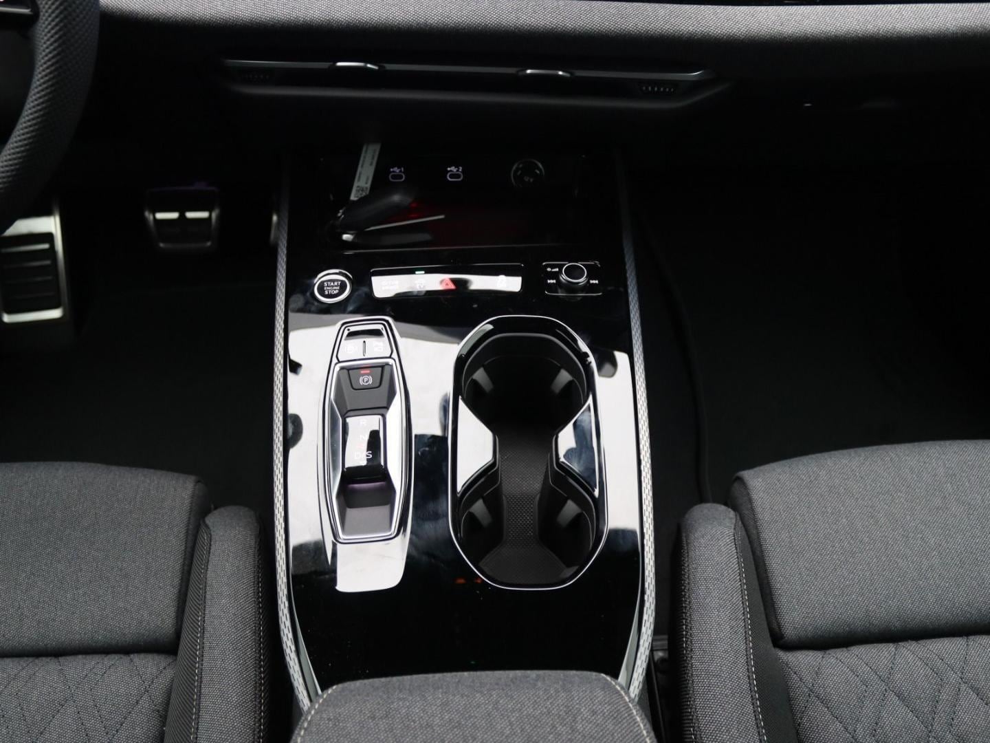 Bild über Audi A5 Limousine e-hybrid e-hybrid quattro 220 kW S tronic - für weitere Informationen kontaktieren Sie den Audi Partner
