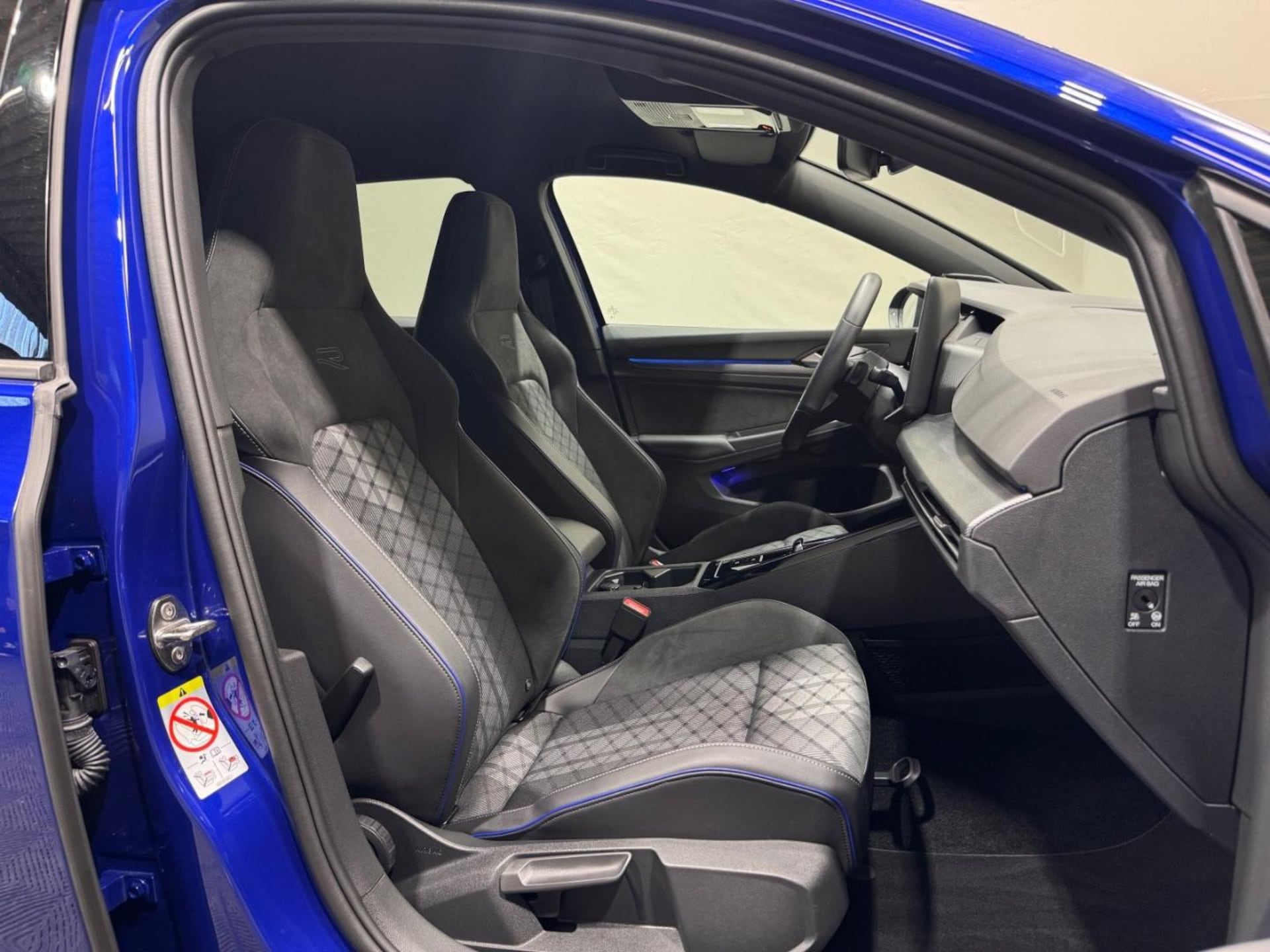 Volkswagen Golf R-Line