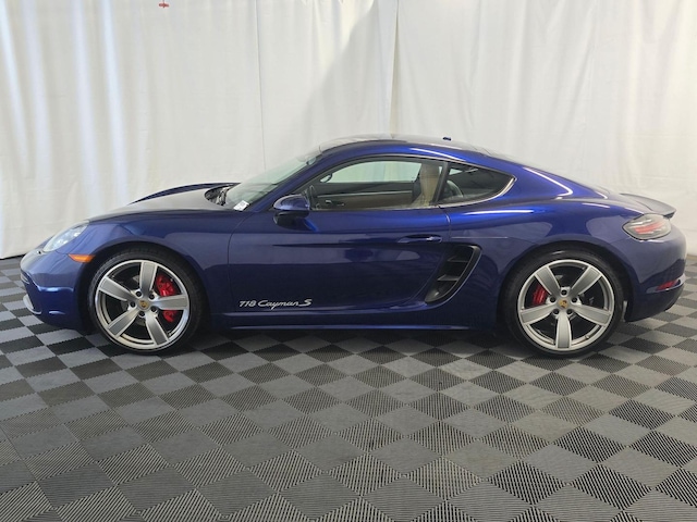 2022 Porsche 718 Cayman