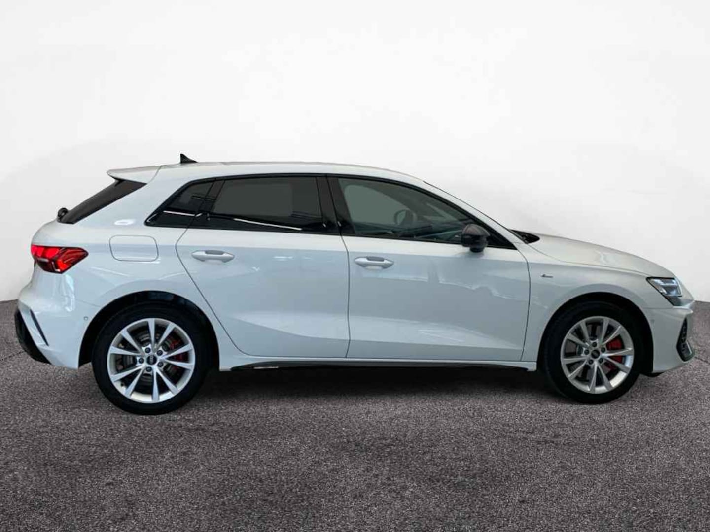 Bild über Audi A3 Sportback TFSI e S line 45 TFSI e S tronic - für weitere Informationen kontaktieren Sie den Audi Partner
