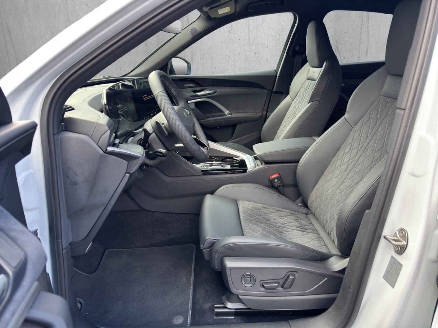 Bild über Audi Q5 Sportback TDI quattro 150 kW S tronic - für weitere Informationen kontaktieren Sie den Audi Partner