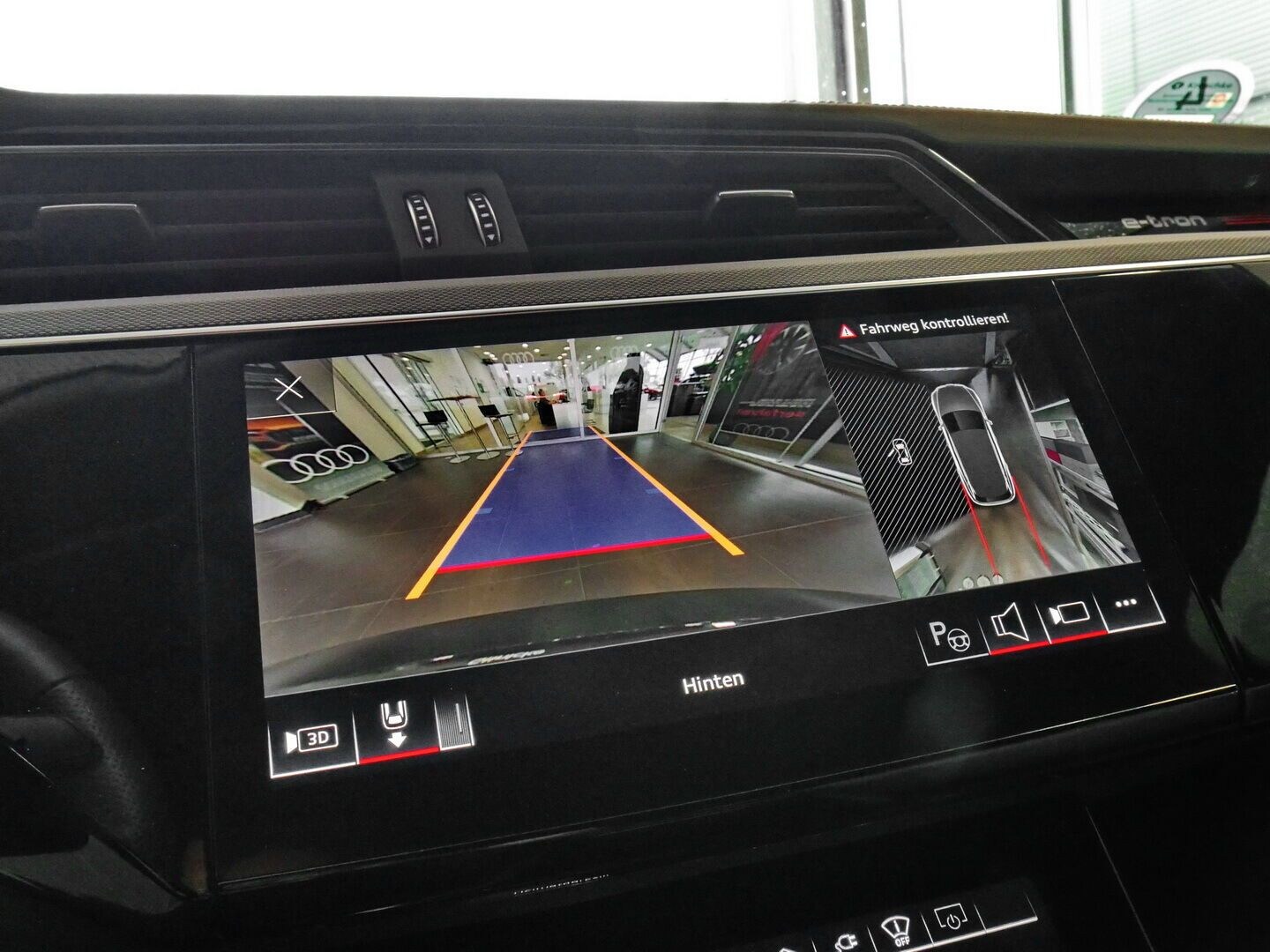 Image about Audi Q8 e-tron S line 55 e-tron quattro