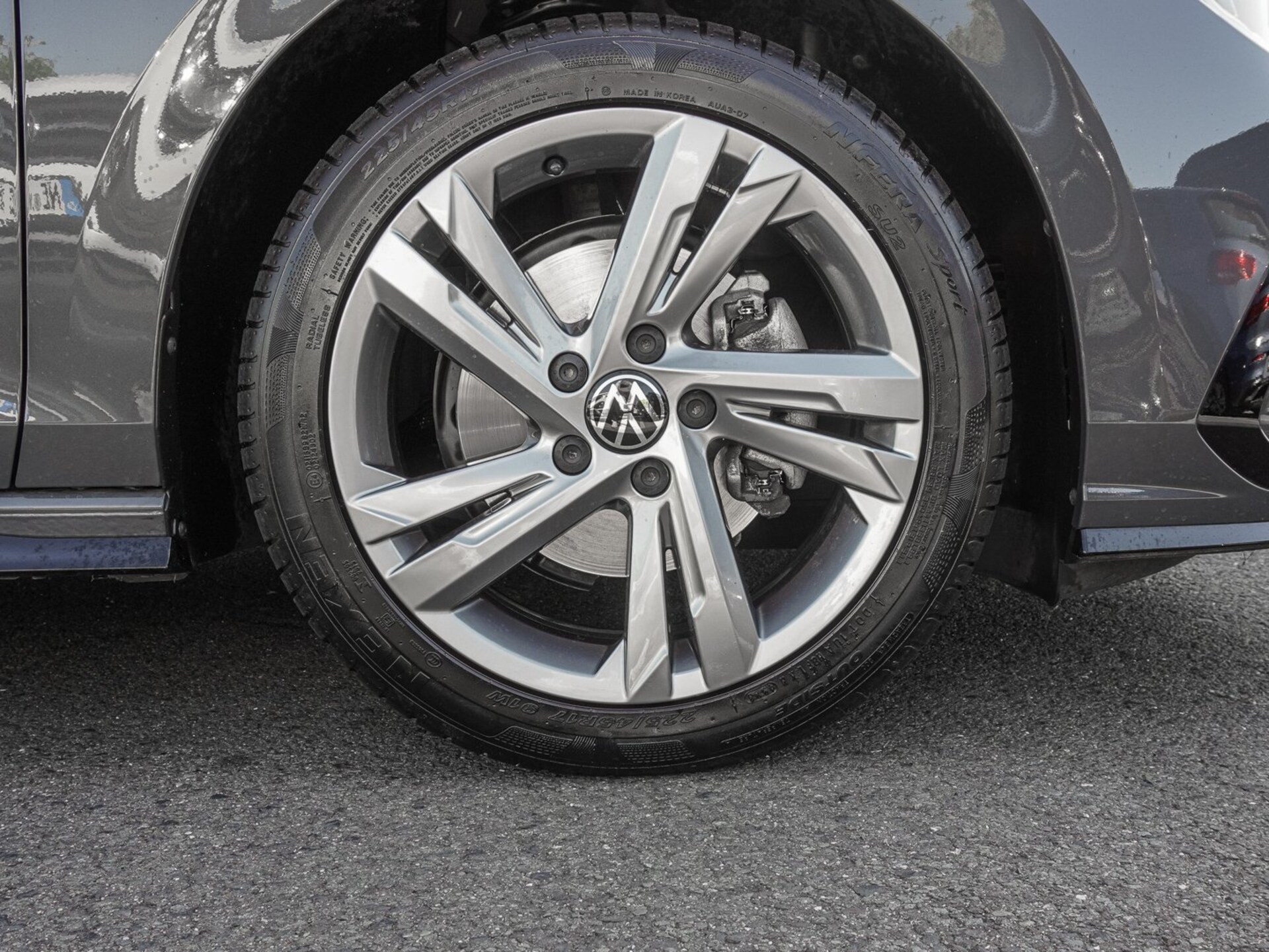 Volkswagen Golf R-Line