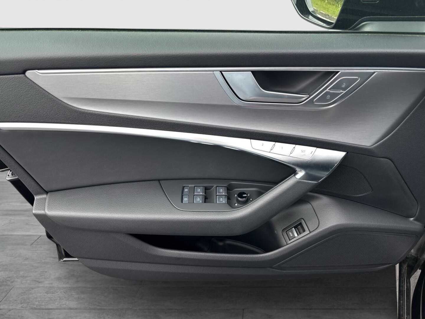Bild über Audi S6 Avant TDI quattro tiptronic - für weitere Informationen kontaktieren Sie den Audi Partner