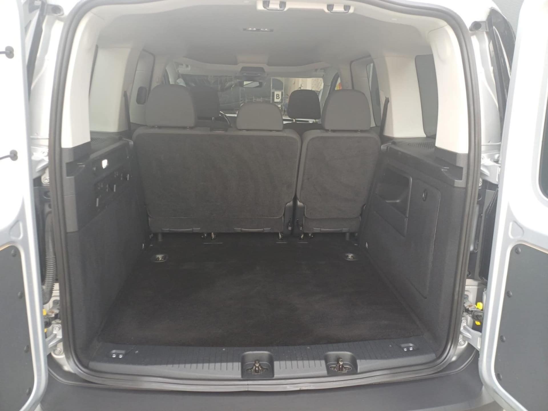 Volkswagen Caddy Basis-Modell