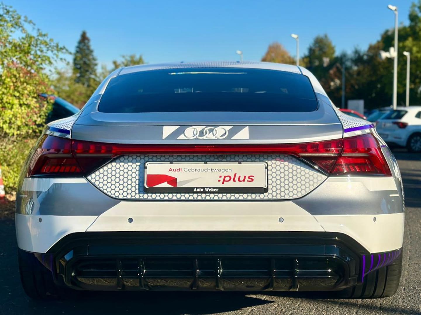 Bild über Audi RS e-tron GT e-tron quattro - für weitere Informationen kontaktieren Sie den Audi Partner
