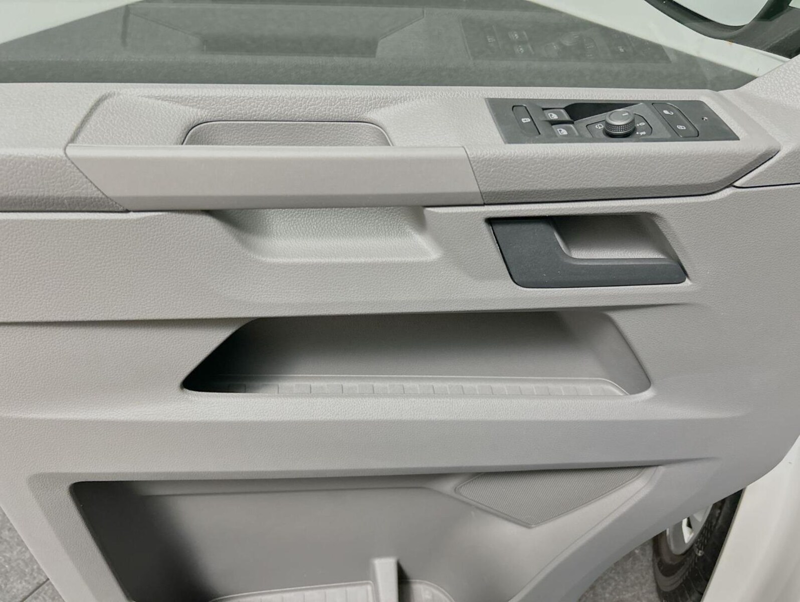Volkswagen T6.1 Transporter Kasten kurzer Radstand – Bild 13