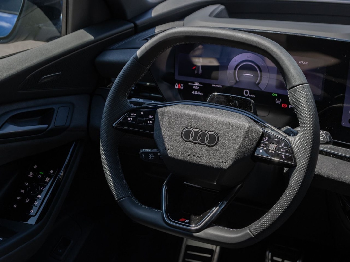Bild über Audi Q6 SUV e-tron S line business e-tron performance 225 kW - für weitere Informationen kontaktieren Sie den Audi Partner