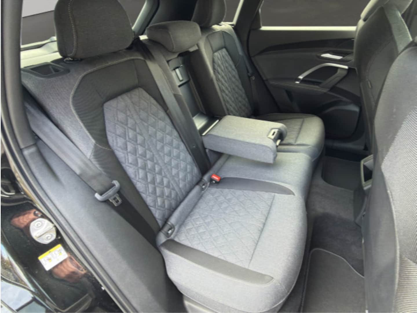 Bild über Audi Q5 SUV TDI quattro 150 kW S tronic - für weitere Informationen kontaktieren Sie den Audi Partner