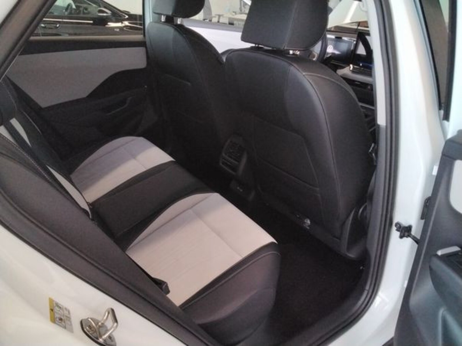 Volkswagen T-Roc – Bild 9