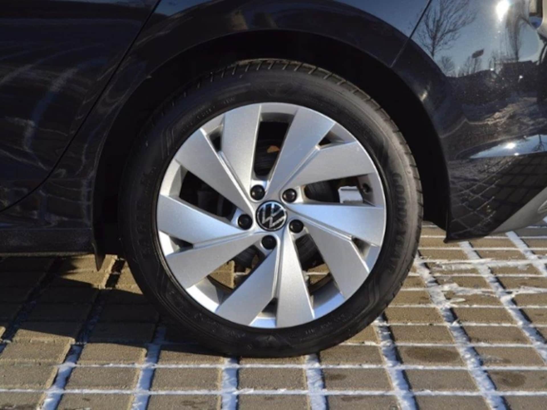Volkswagen Golf Style