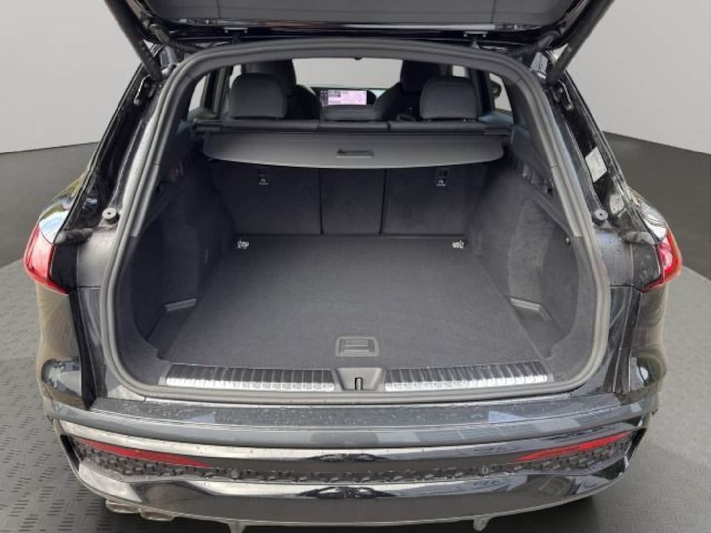 Bild über Audi Q5 SUV TDI quattro 150 kW S tronic - für weitere Informationen kontaktieren Sie den Audi Partner