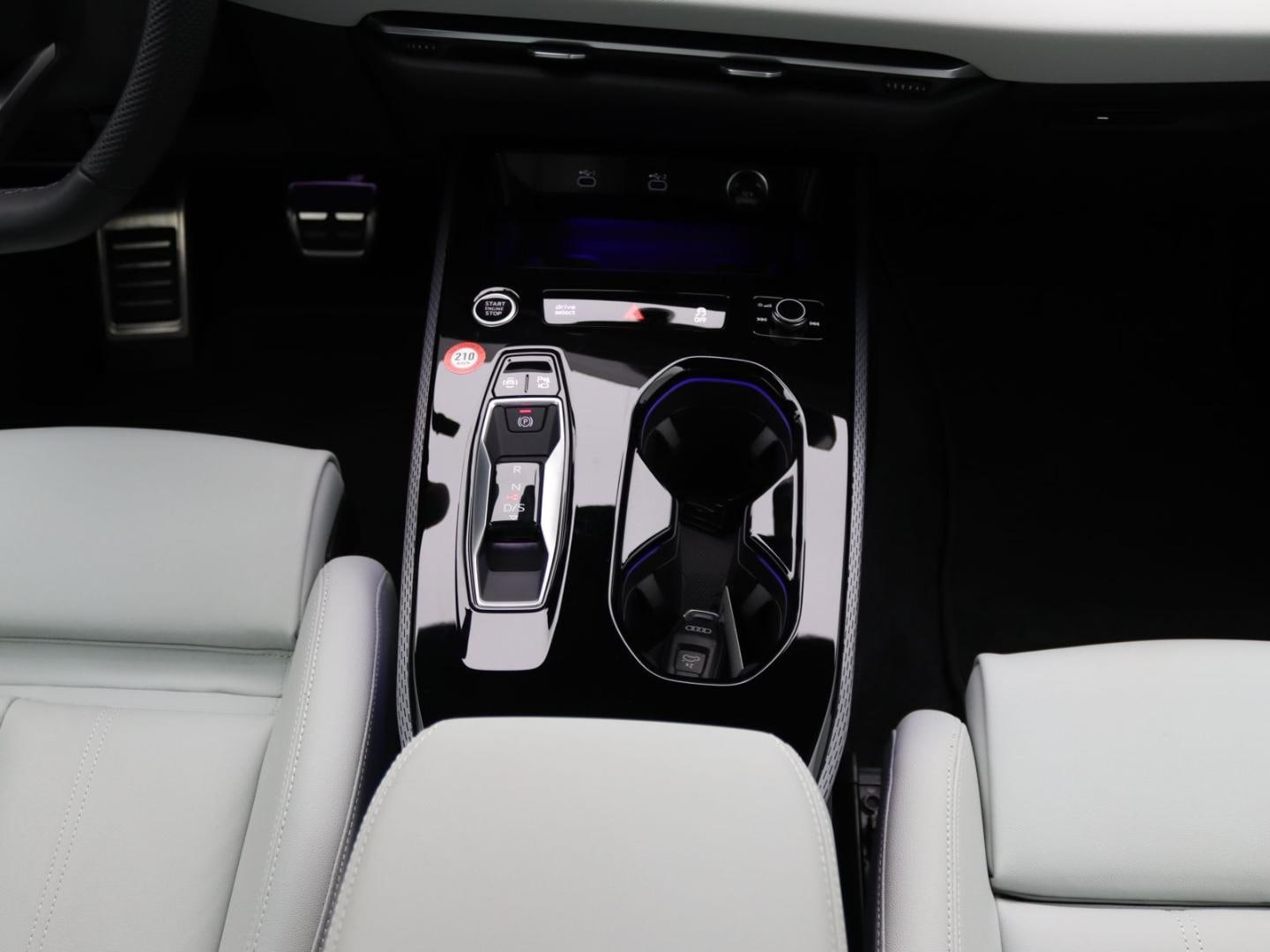 Bild über Audi A5 Limousine TDI 150 kW S tronic - für weitere Informationen kontaktieren Sie den Audi Partner