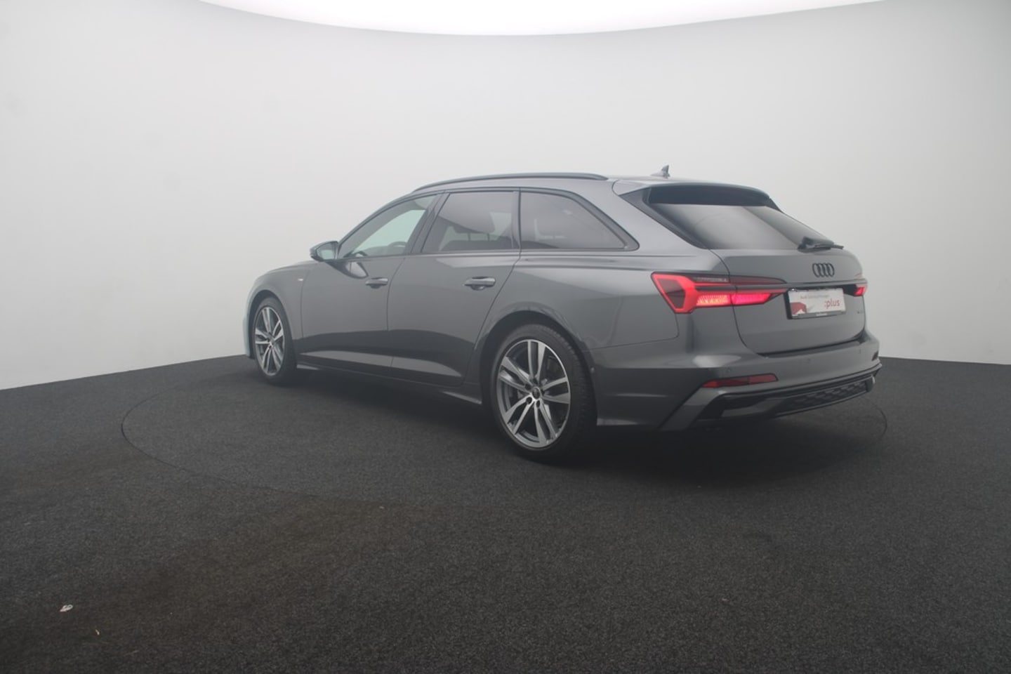 Bild über Audi A6 Avant S line 45 TDI quattro S tronic - für weitere Informationen kontaktieren Sie den Audi Partner