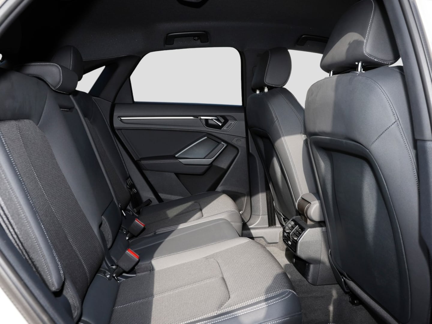 Bild über Audi Q3 Sportback S line 40 TDI quattro S tronic - für weitere Informationen kontaktieren Sie den Audi Partner
