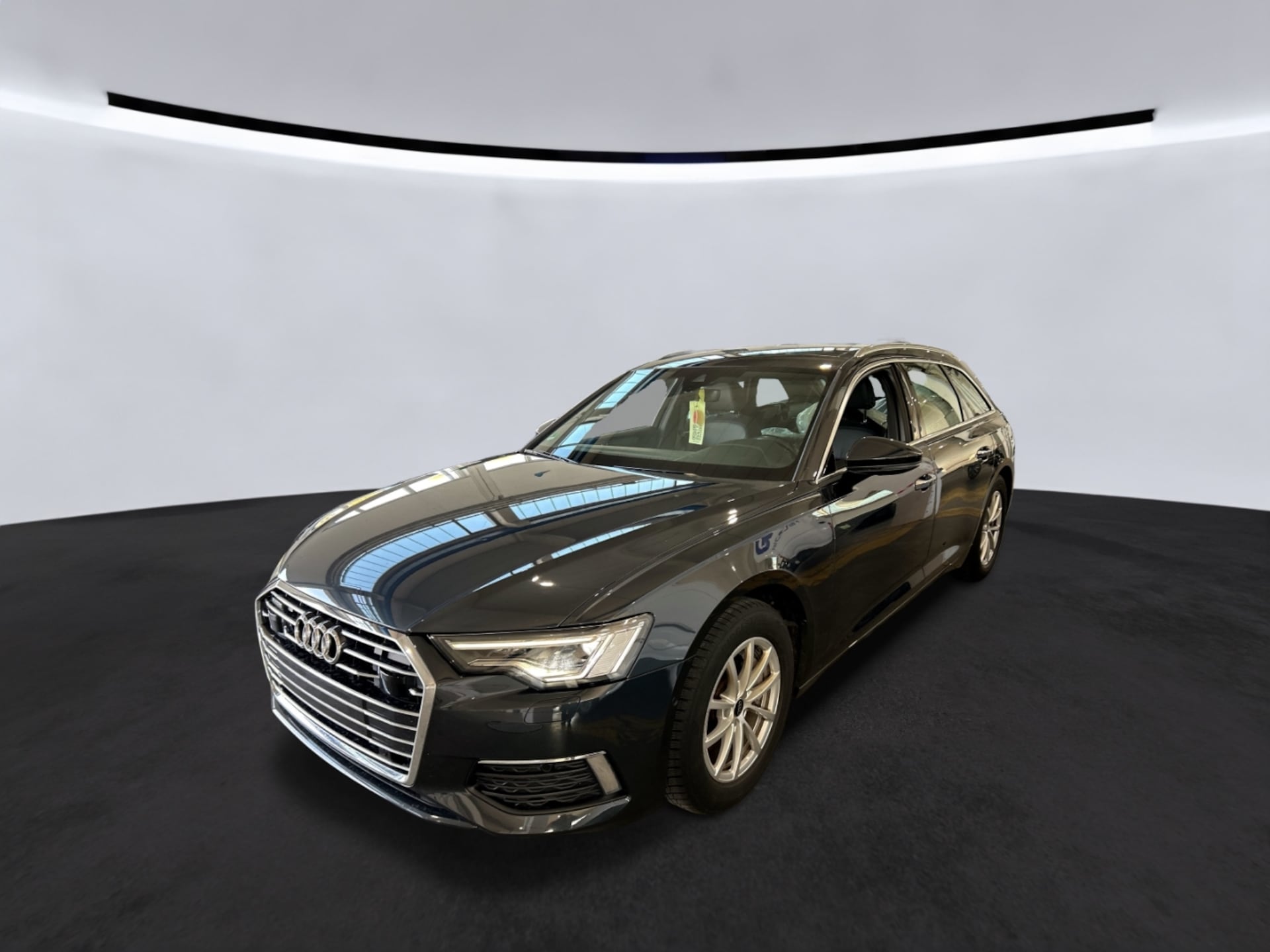 Audi A6 Avant — Audi A6 Avant design 45 TFSI quattro 195 kW (265 PS) S tronic Avant 45 TFSI qu. design MATRIX 18 PANO LEDER AC