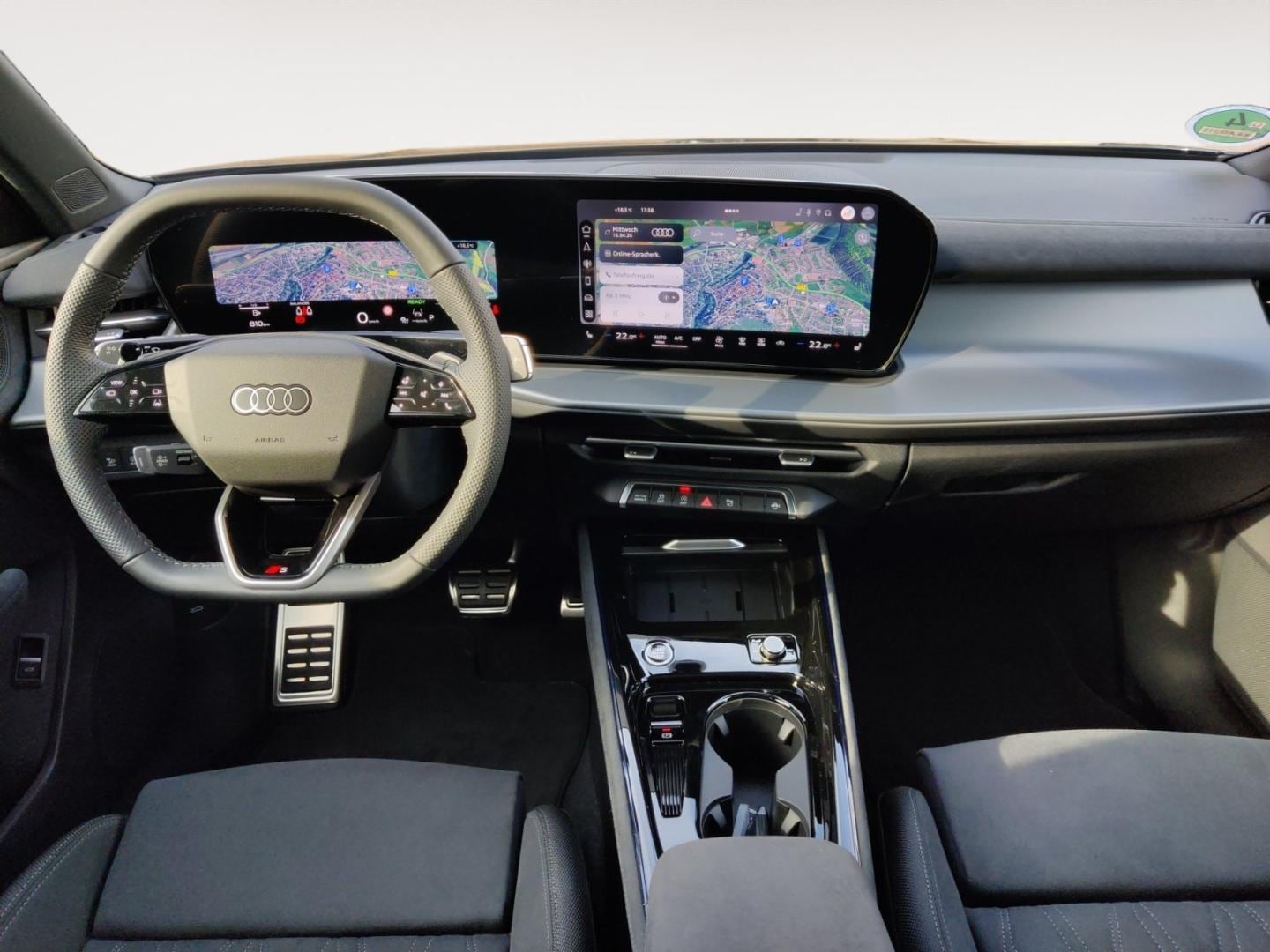 Bild über Audi Q3 SUV TFSI quattro 195 kW S tronic - für weitere Informationen kontaktieren Sie den Audi Partner
