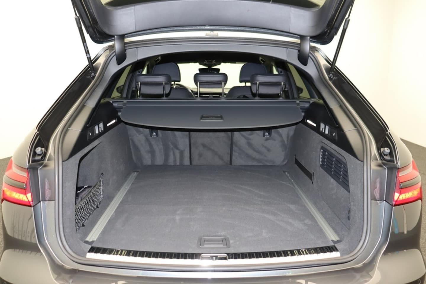 Bild über Audi A6 Avant S line 45 TDI quattro S tronic - für weitere Informationen kontaktieren Sie den Audi Partner