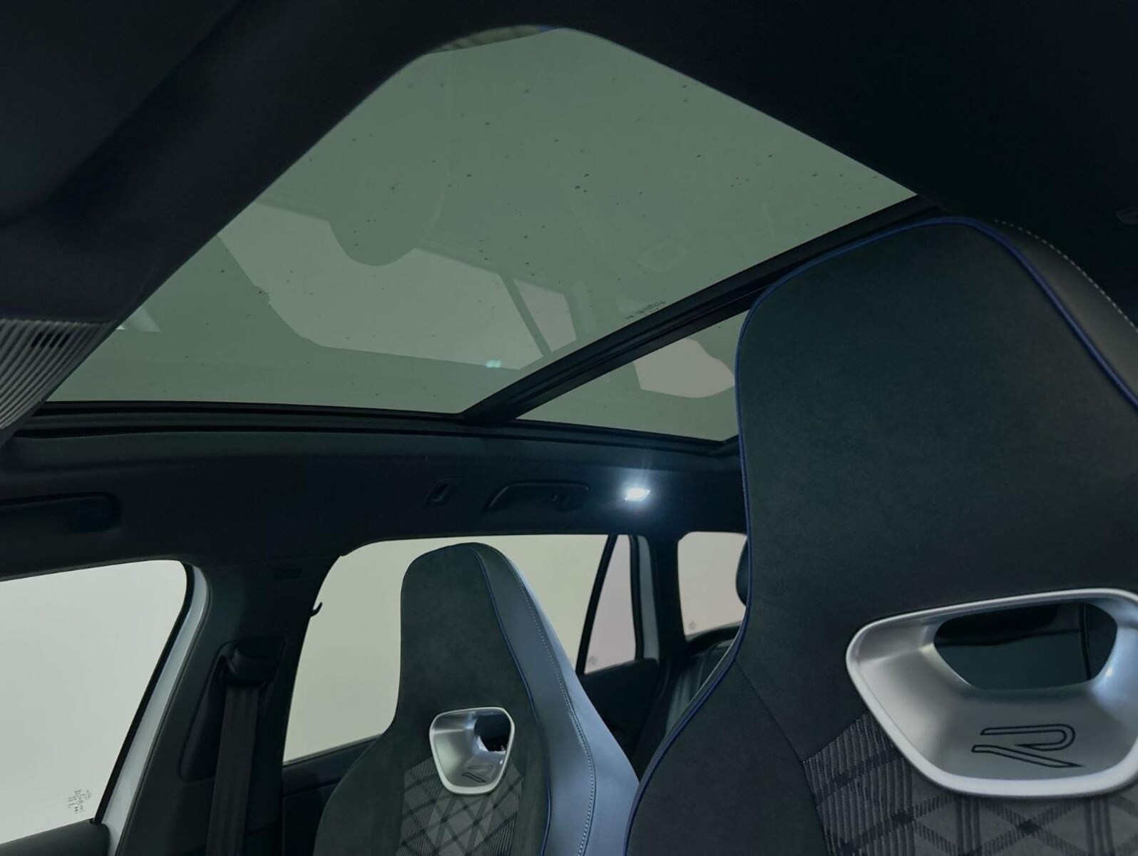 Volkswagen Passat – Bild 13