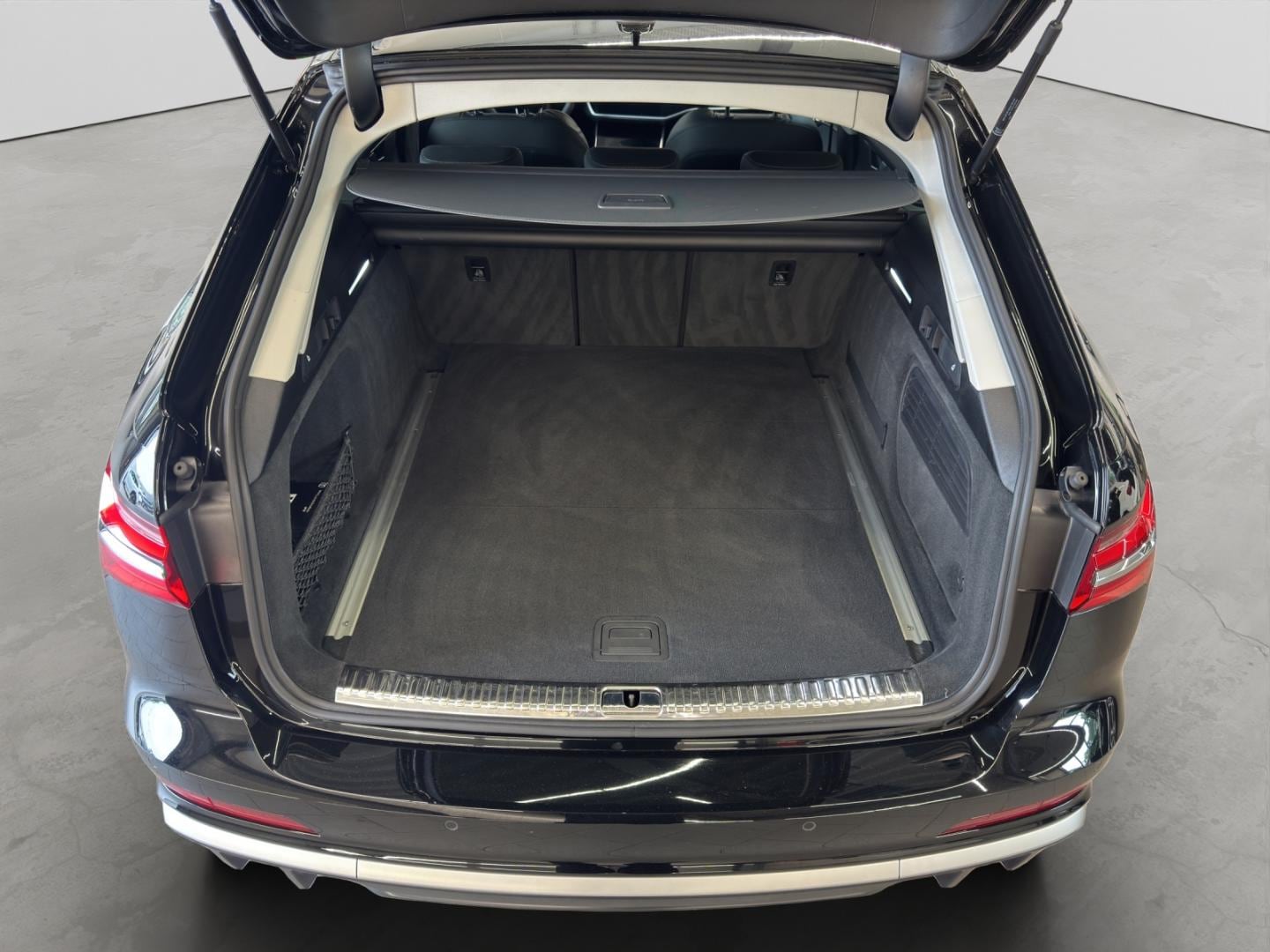 Bild über Audi S6 Avant TDI quattro tiptronic - für weitere Informationen kontaktieren Sie den Audi Partner