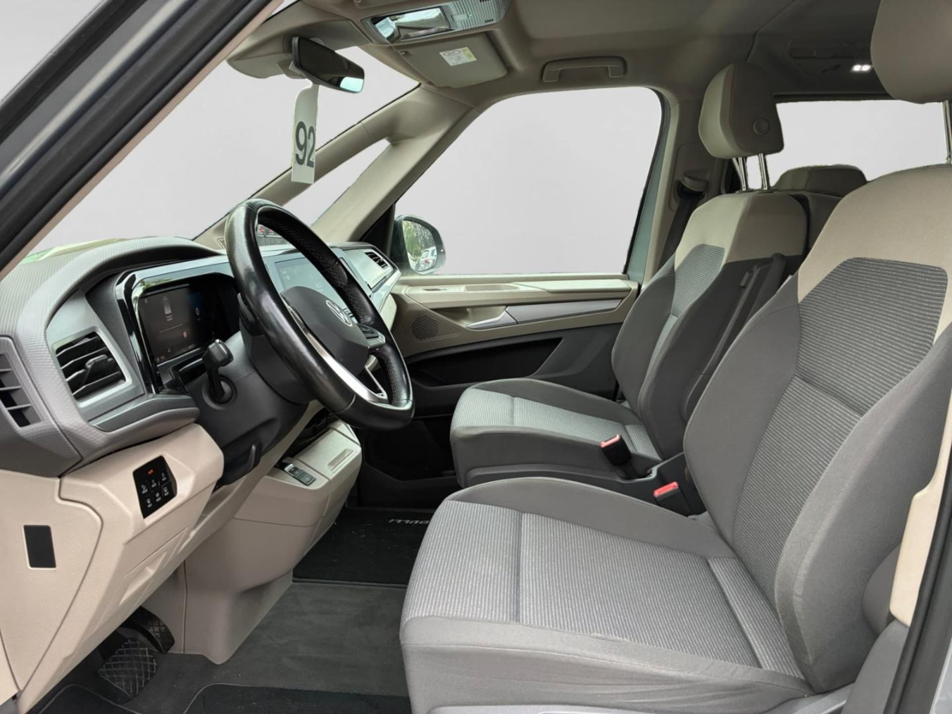 Volkswagen Multivan Langversion Basis-Modell