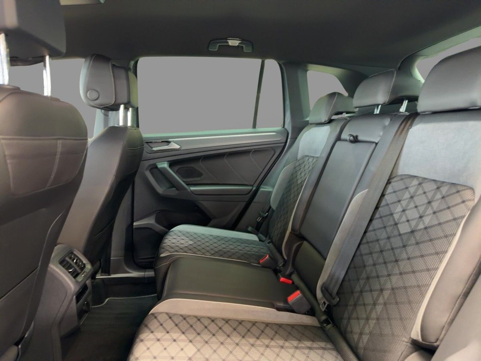 Volkswagen Tiguan – Bild 8