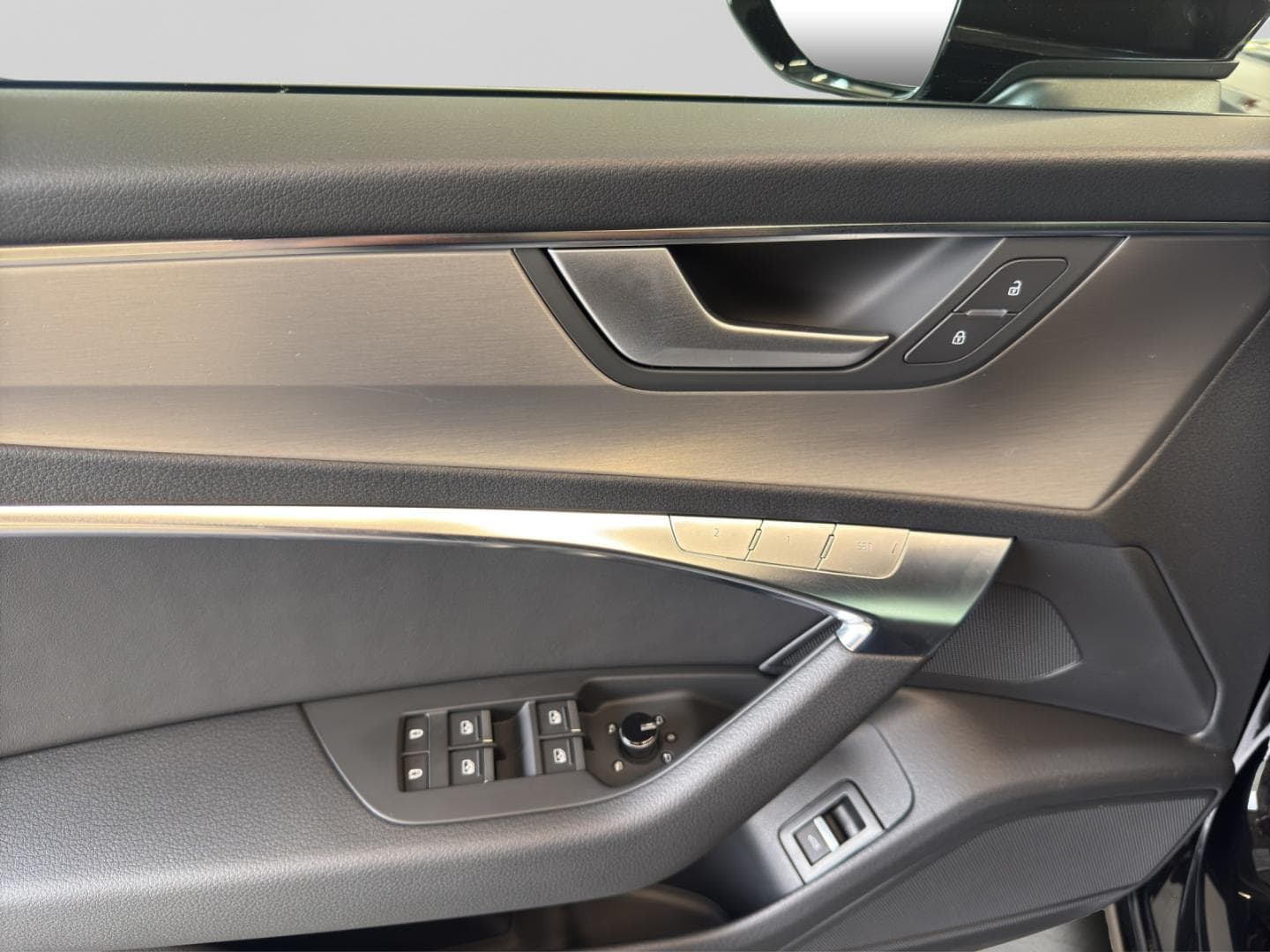 Bild über Audi S6 Avant TDI quattro tiptronic - für weitere Informationen kontaktieren Sie den Audi Partner