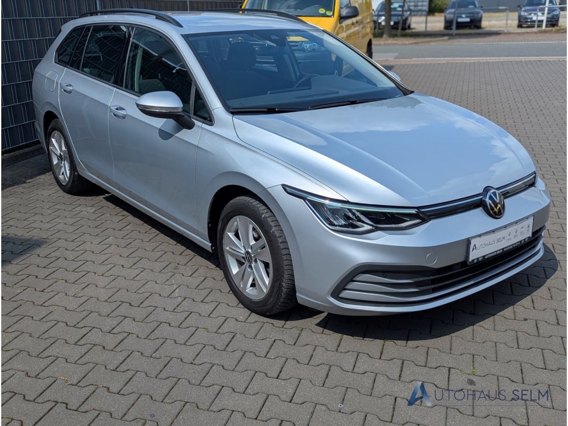 Volkswagen Golf Variant Life