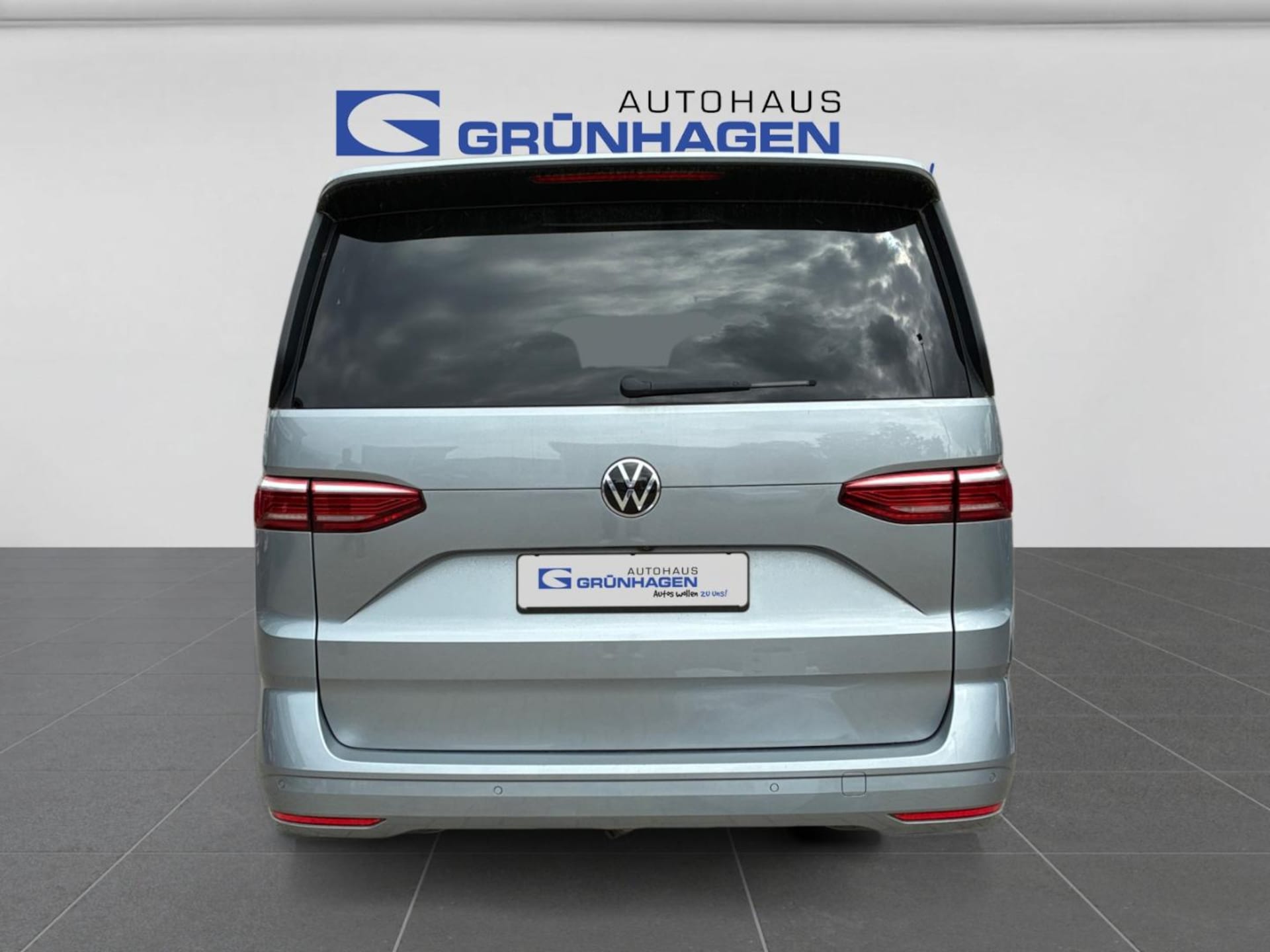 Volkswagen Multivan Langversion Basis-Modell