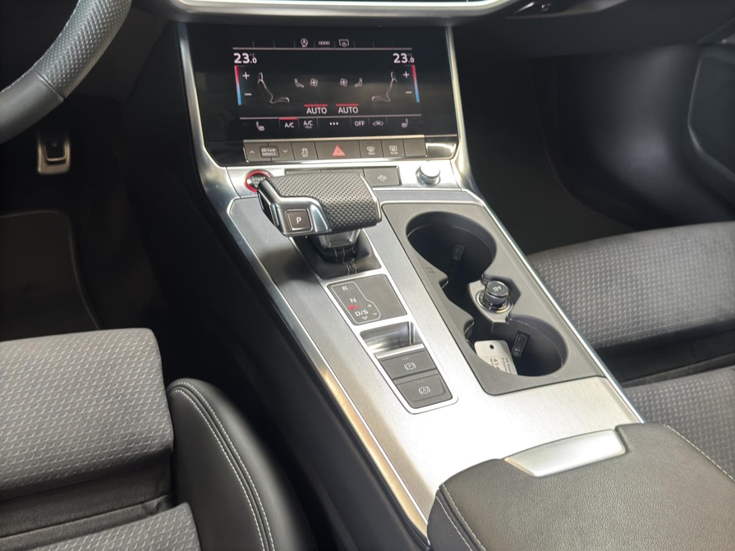 Bild über Audi S6 Avant TDI quattro tiptronic - für weitere Informationen kontaktieren Sie den Audi Partner