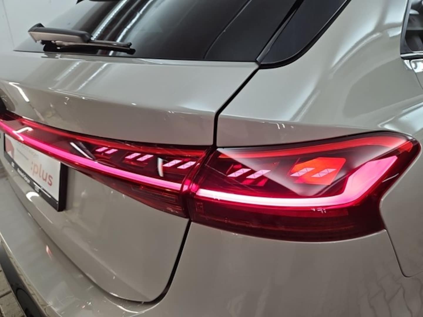 Bild über Audi A6 Avant e-tron e-tron - für weitere Informationen kontaktieren Sie den Audi Partner
