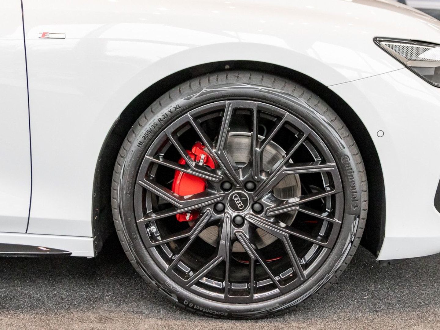 Bild über Audi A6 Avant edition one TDI 150 kW S tronic - für weitere Informationen kontaktieren Sie den Audi Partner