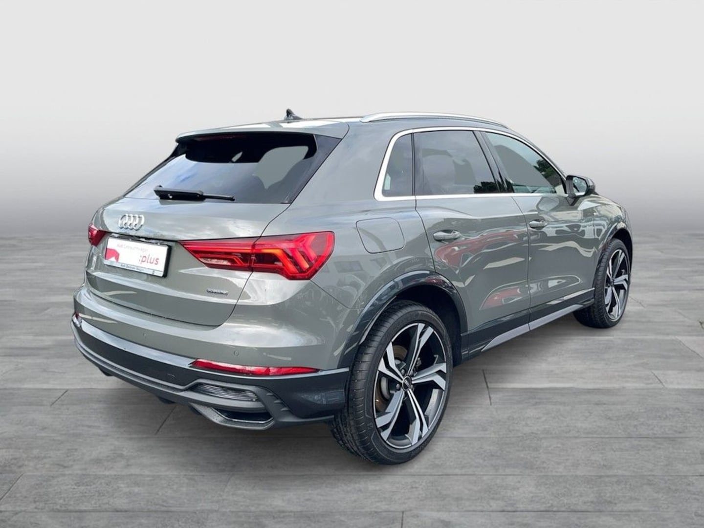 Bild über Audi Q3 TFSI quattro 180 kW S tronic - für weitere Informationen kontaktieren Sie den Audi Partner