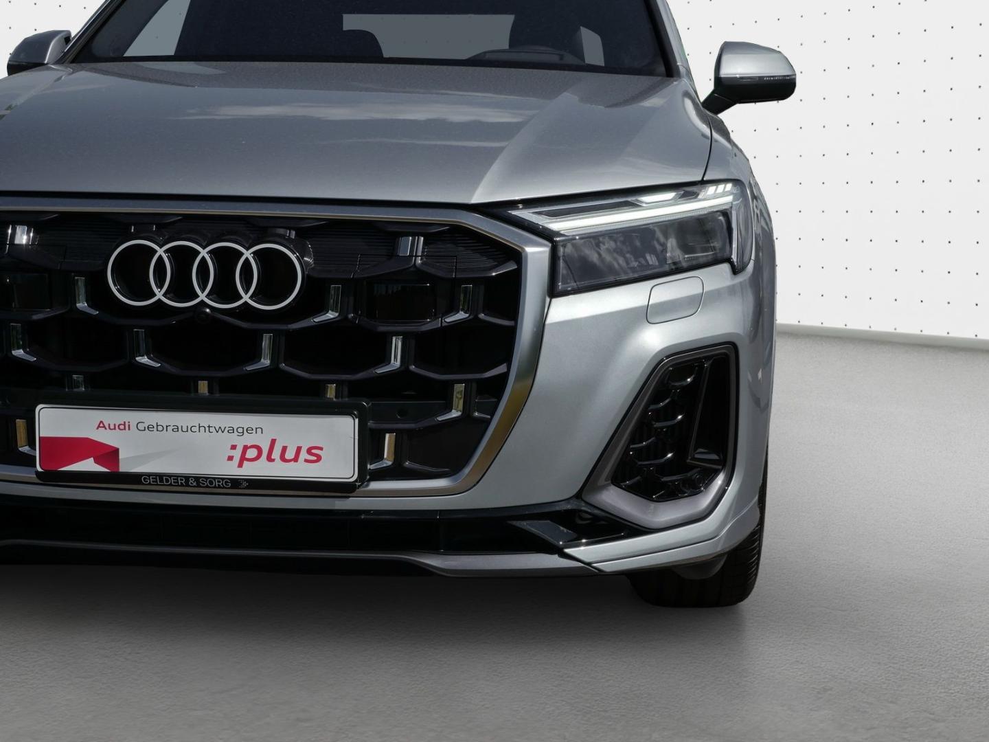 Image about Audi Q7 SUV TFSI e S line 55 TFSI e quattro tiptronic