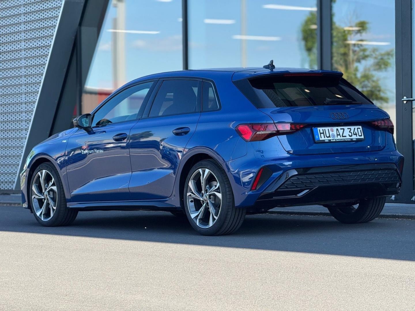 Bild über Audi A3 Sportback TFSI 110 kW S tronic - für weitere Informationen kontaktieren Sie den Audi Partner