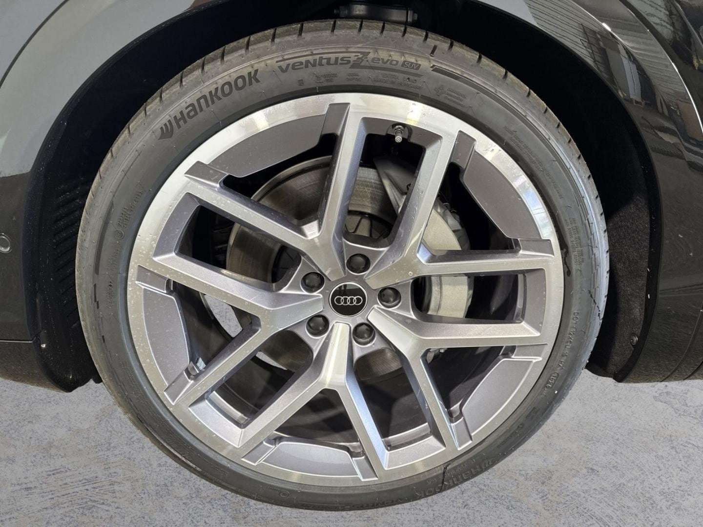 Bild über Audi Q7 SUV TDI quattro 220 kW tiptronic - für weitere Informationen kontaktieren Sie den Audi Partner