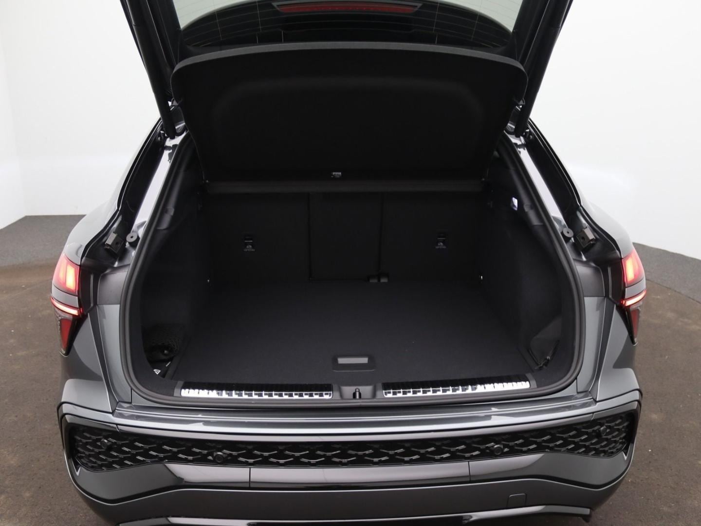 Bild über Audi Q3 Sportback TFSI 110 kW S tronic - für weitere Informationen kontaktieren Sie den Audi Partner