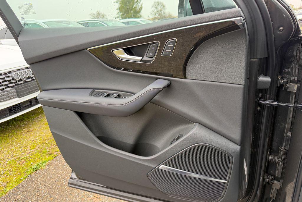 2025 Audi Q7 Premium Plus - Photo 14