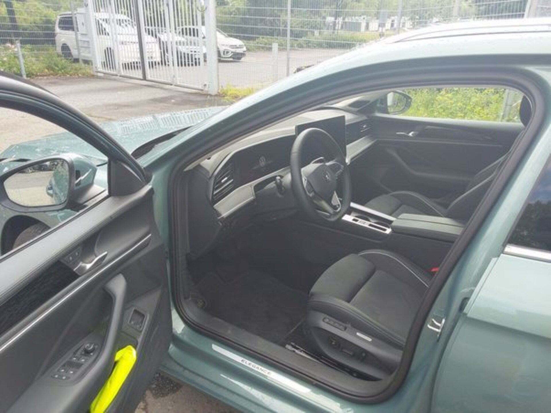 Volkswagen Passat Elegance