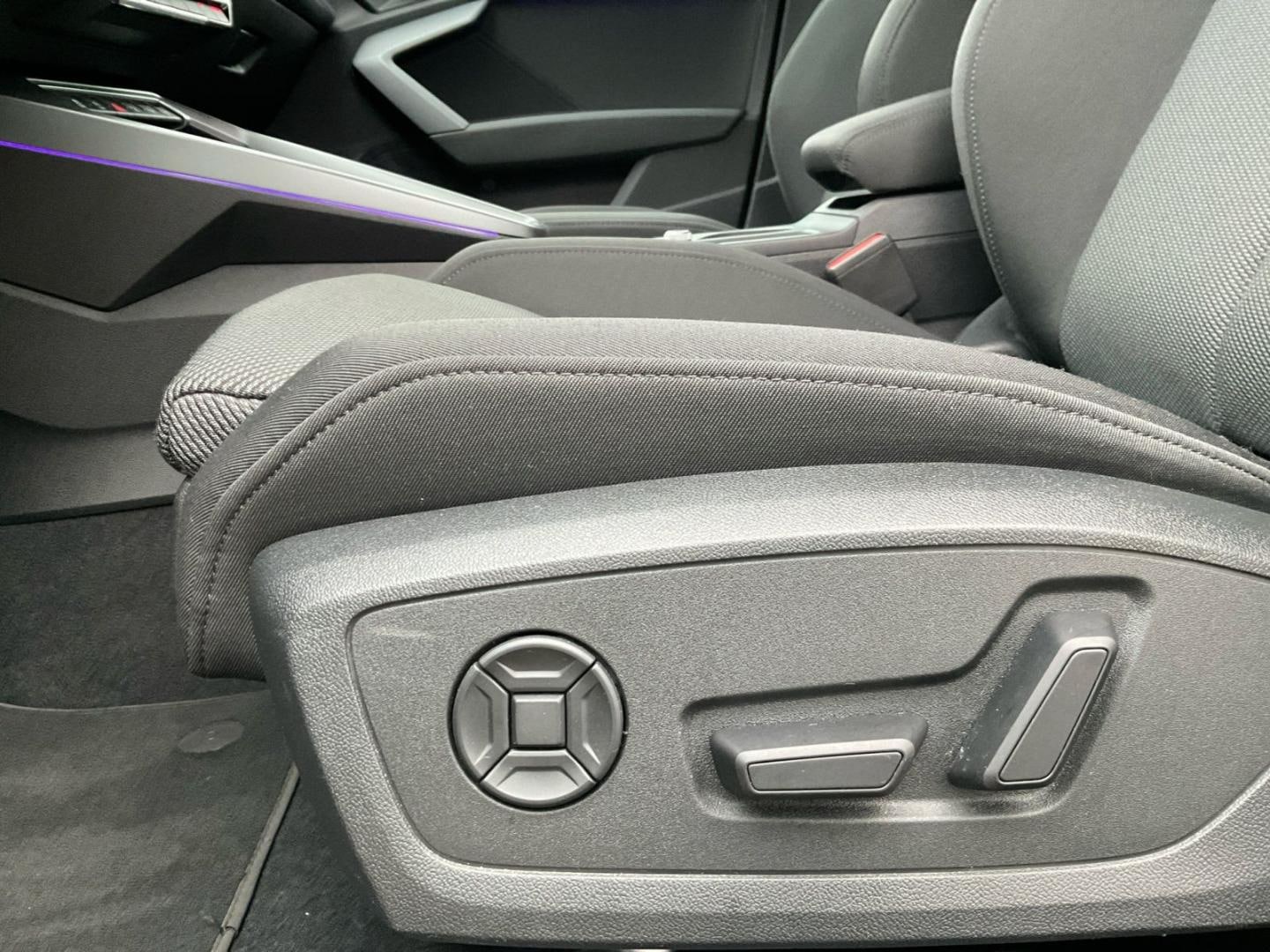 Bild über Audi A3 allstreet 35 TDI S tronic - für weitere Informationen kontaktieren Sie den Audi Partner